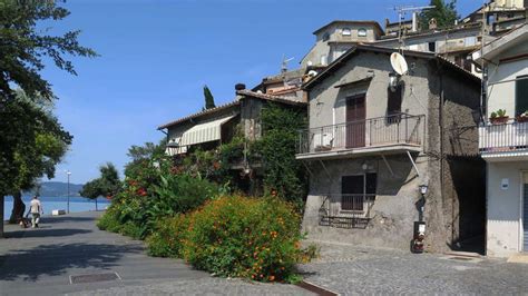 Italy in photos Anguillara Sabazia - Video & Map for Walk