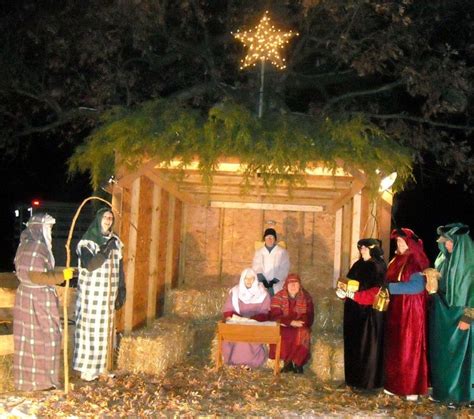 live nativity | Christmas nativity scene display, Outdoor nativity, Christmas nativity scene