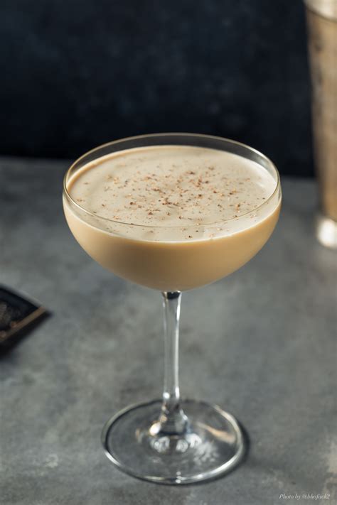 Brandy Alexander Cocktail Recipe — THE SHAKEN COCKTAIL