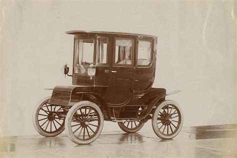 A brief history of electric cars: the most popular car of 1900 - Curbed