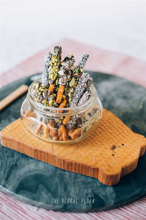 Gluten-free Vegan Pocky (2-ingredient) - The Floral Vegan