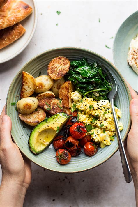 Savoury vegan breakfast bowl - Lazy Cat Kitchen