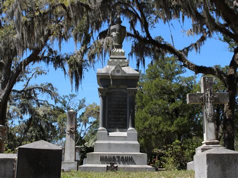 Bonaventure Cemetery Tours | Savannah Cemetery Tours - Georgia