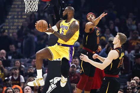 LeBron James has triple-double in Lakers' win over Cavaliers - Los ...