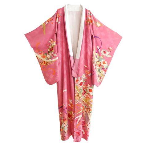 Silke kimono i dyb rosa med farvede blomster ranker | Kimono in the Clouds