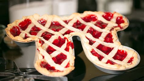 6 irrationally delicious things you can make in this pi dish