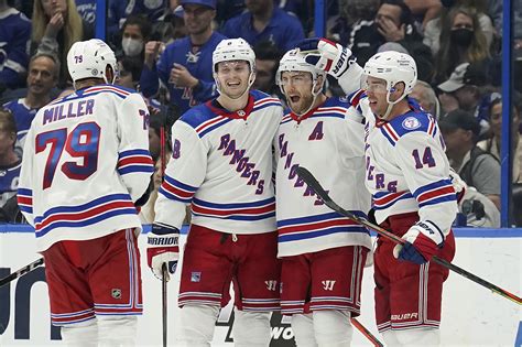 Rangers end 2021 with statement win over Lightning