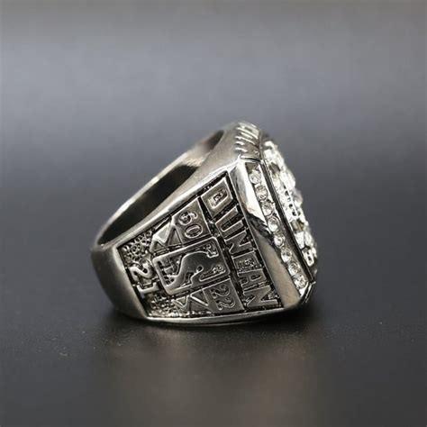 San Antonio Spurs 2003 Tim Duncan NBA championship ring replica - MVP Ring