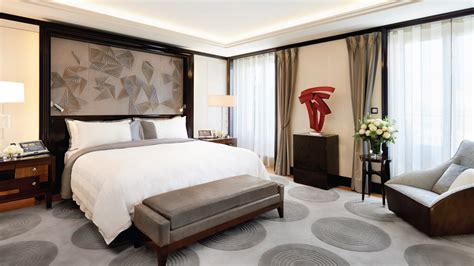 5-Star Hotel Rooms & Suites | The Peninsula Paris