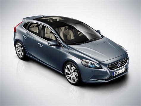 New Volvo V40 Five-Door Hatchback Fully Exposed | Carscoops