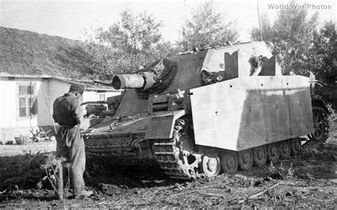 Brummbar of the Sturmpanzer-Abteilung 216, Italy | World War Photos