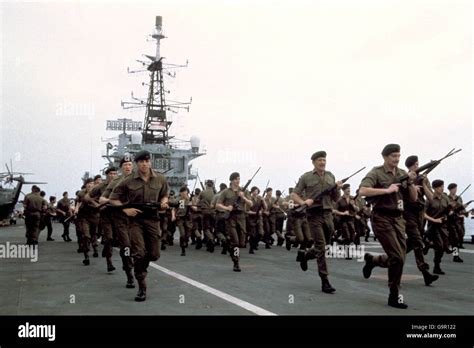 Falklands war royal marines on hi-res stock photography and images - Alamy