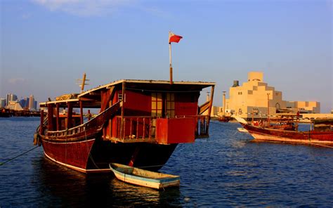 Qatar Outdoors: Qatar Beaches, Fishing and Boats