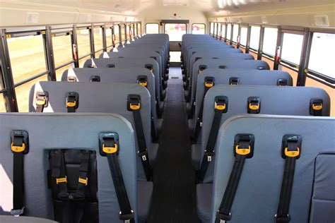 Iowa Gives Preliminary OK to Lap/Shoulder Seatbelts in New School Buses - School Transportation News