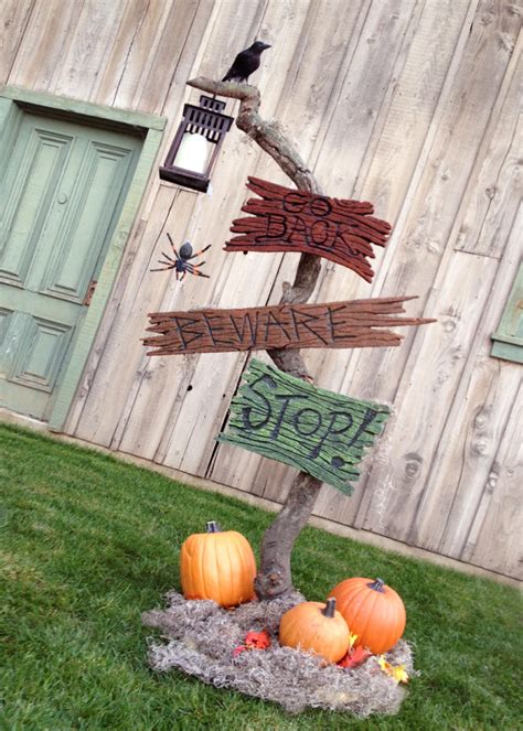 125 Cool Outdoor Halloween Decorating Ideas - DigsDigs