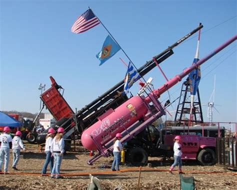 delaware pumpkin chunkin - Google Search Pumpkin Chunkin, Types Of Machines, World Championship ...