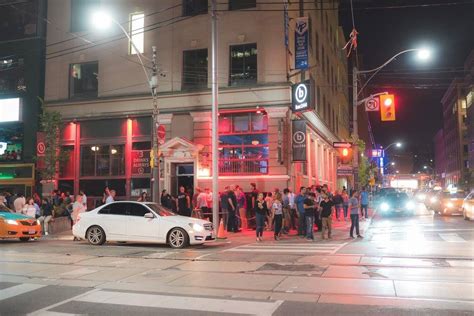 8 student-friendly bars pouring cheap drinks in Toronto | Daily Hive ...