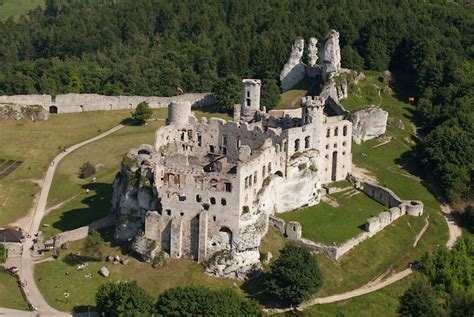 10 Most Beautiful Castles in Poland (with Map) - Touropia