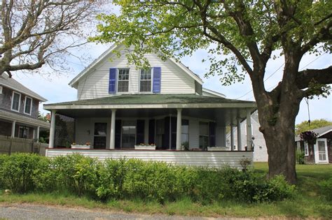 QuarDecor: New England Beach Homes