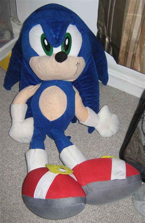 Big Sonic Plush by fuzzyslipperlogic on DeviantArt