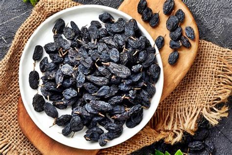 ¿Conoces los beneficios de las uvas negras para el bienestar general ...