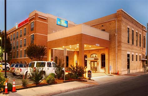 Best Western Plus Sunset Suites Riverwalk (San Antonio, TX) - Resort ...