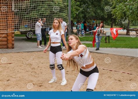 Beach Volleyball, People Outdoors. Editorial Photography - Image of jump, play: 94224787