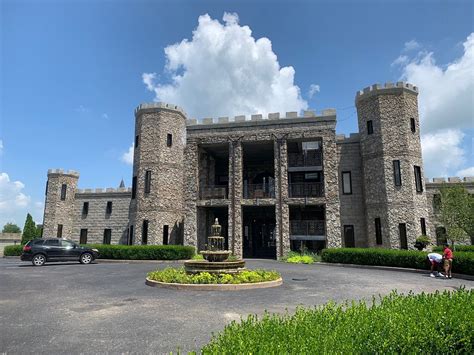 THE KENTUCKY CASTLE - Updated 2021 Prices & Reviews (Versailles ...