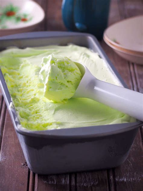 No-Churn Buko Pandan Ice Cream - Kawaling PInoy