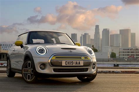 Mini Officially Goes Electric with Launch of Cooper SE | TheDetroitBureau.com