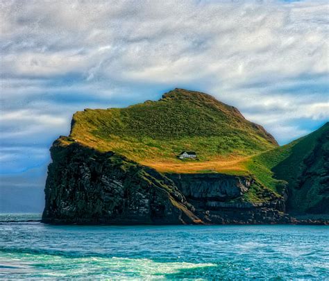 This Tiny House On A Remote Icelandic Island Is All Alone | Bored Panda