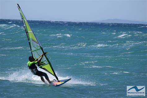 Planche a voile: le virement de bord sur les petites planches