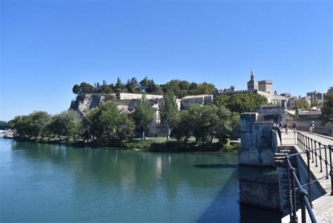 A complete guide to Châteauneuf-du-Pape village in France