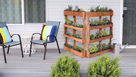 How to Make a Vertical Pallet Garden