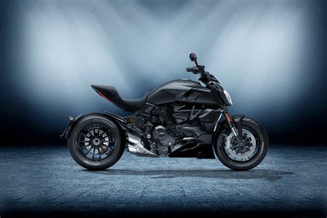 Ducati Diavel 1260 STD Price, Images, Mileage, Specs & Features