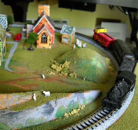 N Scale Railroad Layout - Small - Easy : 3 Steps - Instructables