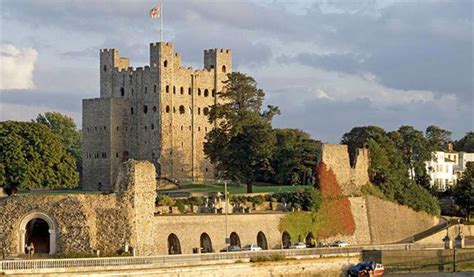 Rochester Castle - Castle / Fort in Rochester, Medway Towns - Visit ...