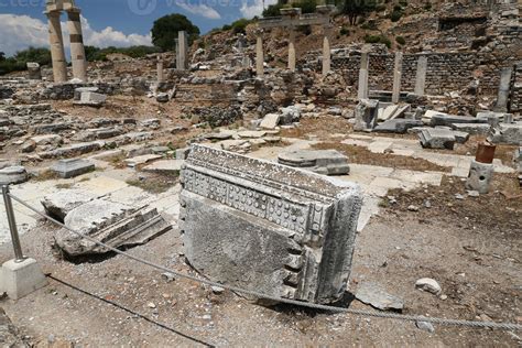 Ephesus Ancient City 10297090 Stock Photo at Vecteezy