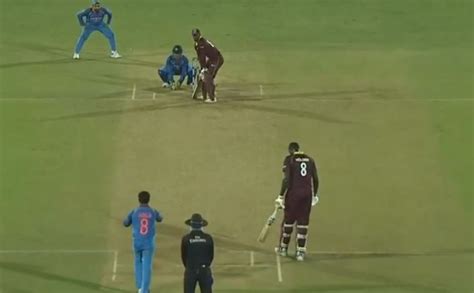 WATCH - Lightening Fast Hands Of MS Dhoni Helps Ravindra Jadeja