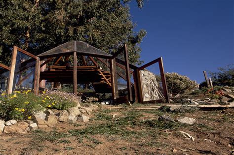 Glass Domed Greenhouse Hut in Big Sur, California by Mickey Muennig - Homeli