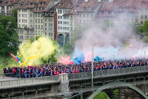 Fanmarsch der FC Thun und FC Basel Fans