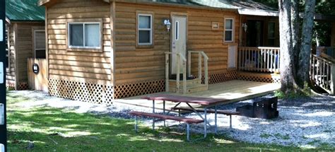 Deluxe Cabin (Full Bath with Tub & Shower), Patio SITE 73 Pictures ...