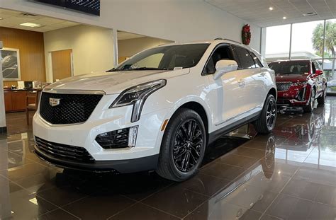 2021 Cadillac XT5 Sport Looks Slick With Optional Black Wheels: Photos