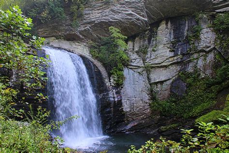 Looking Glass Falls Photograph by Jeff Roney - Fine Art America