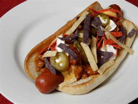 Why wait till Spring Training for a Dodger Stadium Dog? | Hot dog buns, Hot dogs, Stadium hot dog