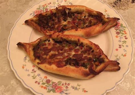 Turkish Pide Recipe by Reeba Jerry - Cookpad