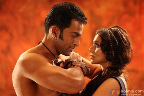 Prithviraj Sukumaran, Rani Mukerji romance in Aiyyaa film