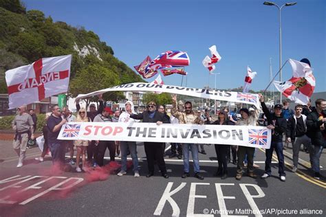 More than 200 migrants arrive in Dover as UK prepares to start debating ...