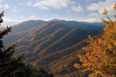 TripAdvisor Names Gatlinburg Fall Colors Among Top 10 in the Nation