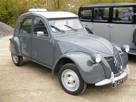 Citroen 2CV - Information and photos - MOMENTcar